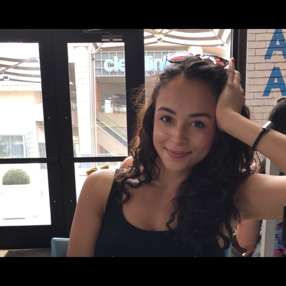 Meet your Posher, Mikaela